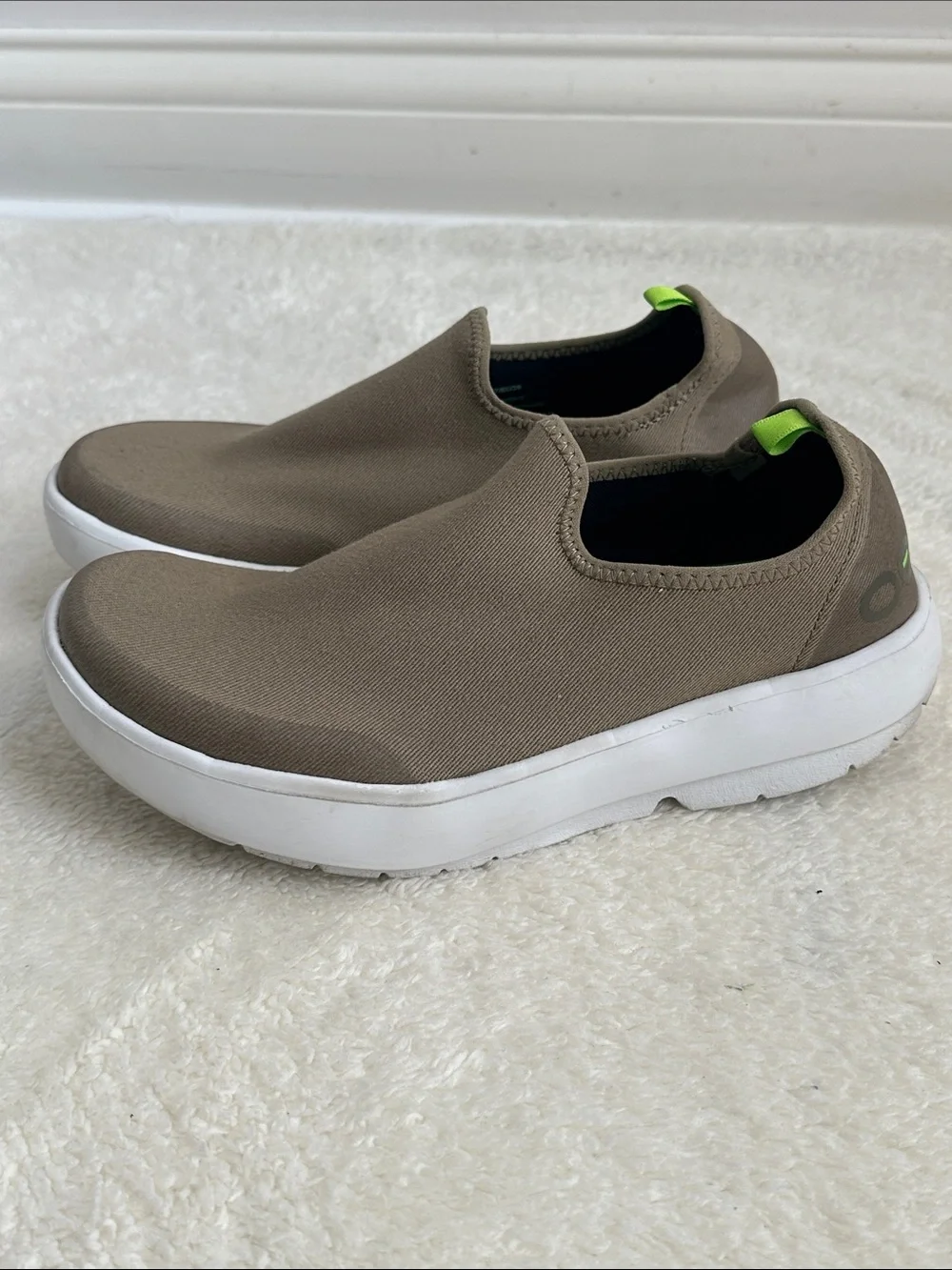 Oofos Oomg Eezee Women 7 Low Top Taupe Canvas Slip On Recovery Shoes Comfort